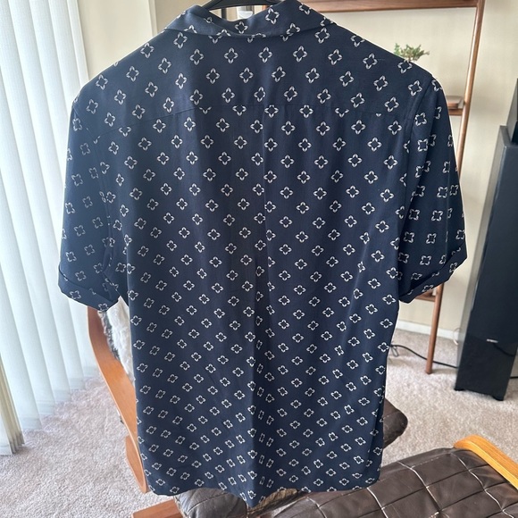 Ted Baker, size 2. Short sleeve patterned shirt - Picture 2 of 6